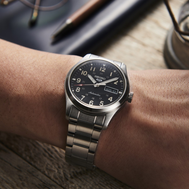 Reloj Seiko 5 Sports SRPG27K1 | Automático 39 mm, calendario día-fecha | B&Couple
