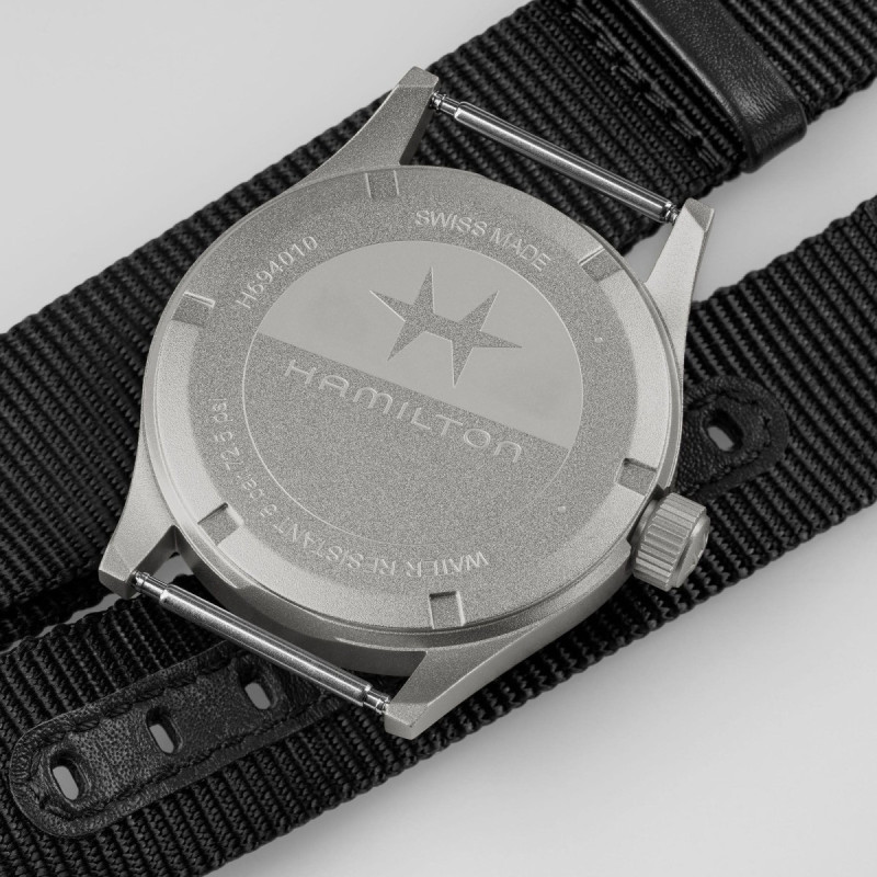 Reloj Hamilton Khaki Field Quartz 38 mm H69401430 | Cuarzo suizo, esfera negra y correa NATO | Joyería Bellido