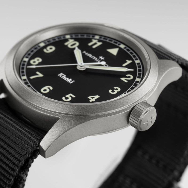 Reloj Hamilton Khaki Field Quartz 38 mm H69401430 | Cuarzo suizo, esfera negra y correa NATO | Joyería Bellido