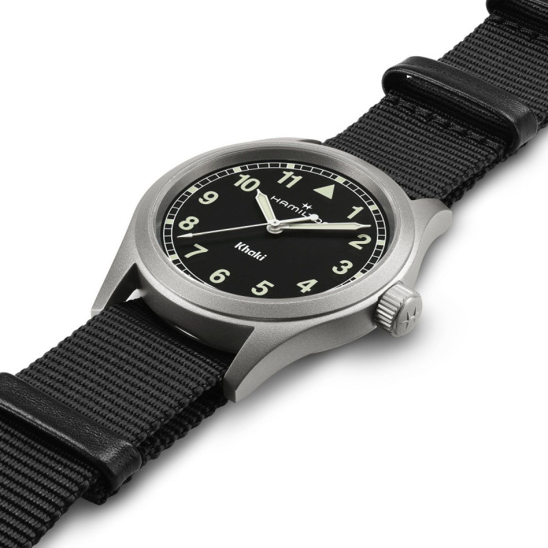 Reloj Hamilton Khaki Field Quartz 38 mm H69401430 | Cuarzo suizo, esfera negra y correa NATO | Joyería Bellido
