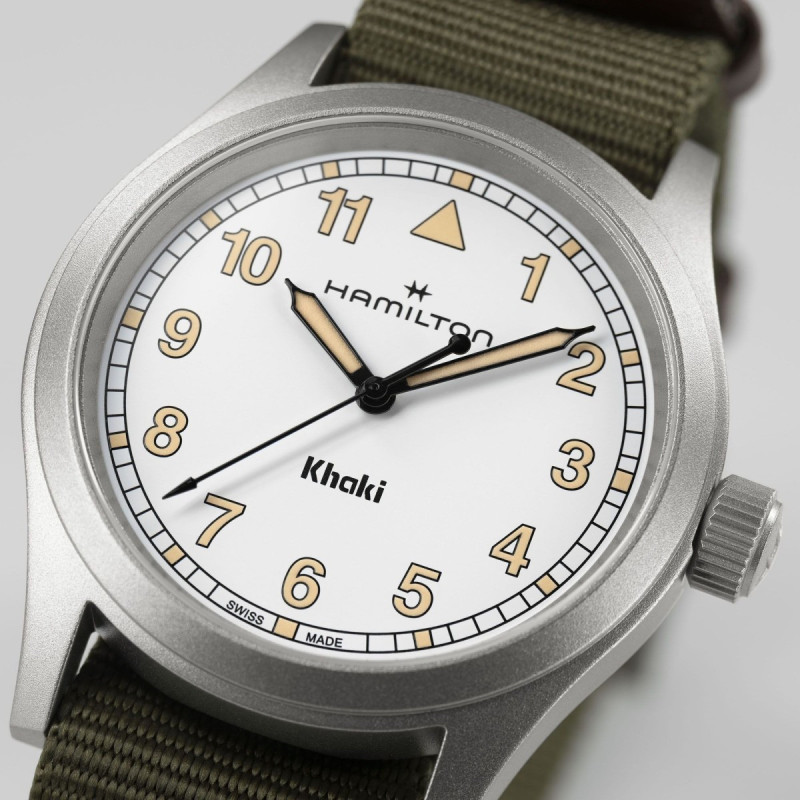Reloj Hamilton Khaki Field Quartz 38 mm H69401910 | Cuarzo suizo, esfera blanca y correa NATO verde | Joyería Bellido