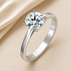 Solitario oro blanco de cuatro garras · vista en tres cuartos, diamante creado 1,00 ct | Joyería Bellido