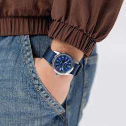 Hamilton Khaki Field Auto 38mm Esfera azul Correa NATO H70455940 - en la muñeca