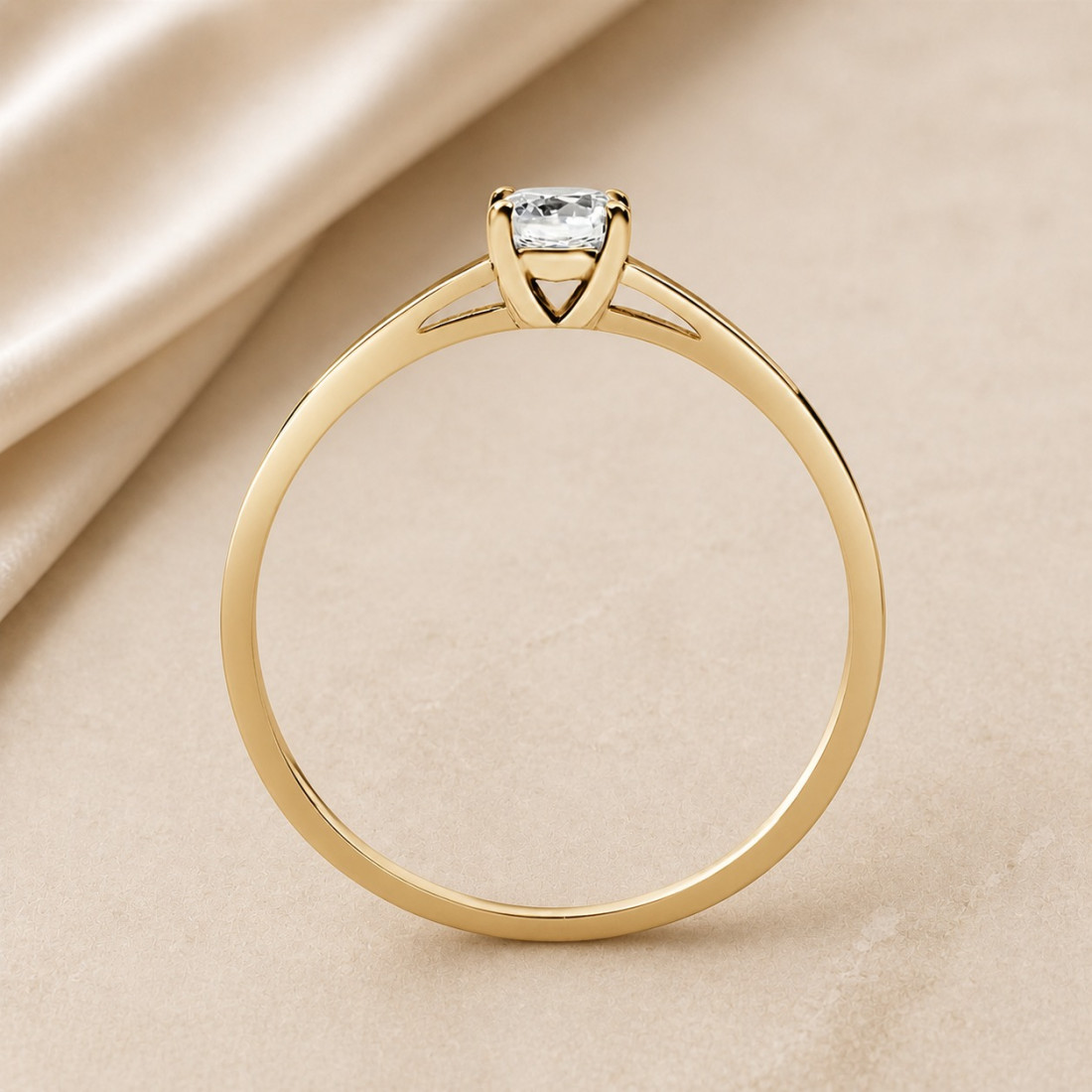 Solitario oro amarillo de cuatro garras · perfil del engaste, diamante natural 0,30 ct | Joyería Bellido
