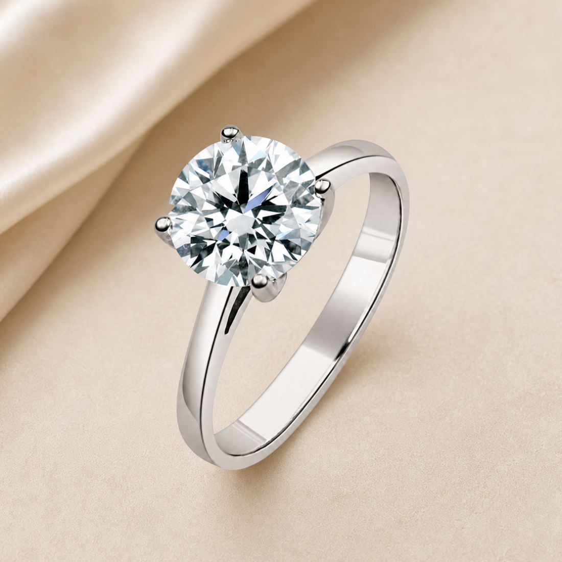 Solitario oro blanco de cuatro garras · vista en tres cuartos, diamante natural 2,00 ct | Joyería Bellido