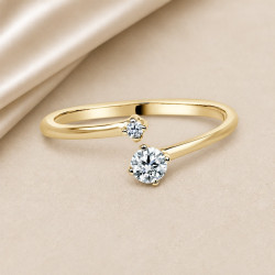 Solitario oro amarillo de dos diamantes · diamante natural 0,10 ct | Joyería Bellido
