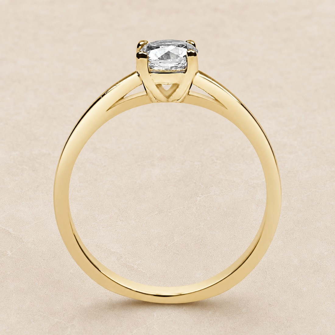 Solitario oro amarillo de cuatro garras · perfil del engaste, diamante natural 0,50 ct | Joyería Bellido