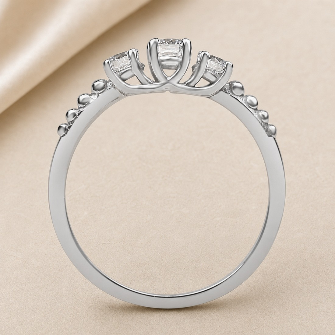 Solitario oro blanco tresillo · perfil del engaste, diamante natural 0,15 ct | Joyería Bellido