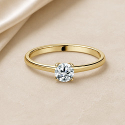 Solitario oro amarillo de cuatro garras · diamante natural 0,30 ct | Joyería Bellido