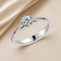 Solitario oro blanco de seis garras · vista en tres cuartos, diamante natural 0,30 ct | Joyería Bellido