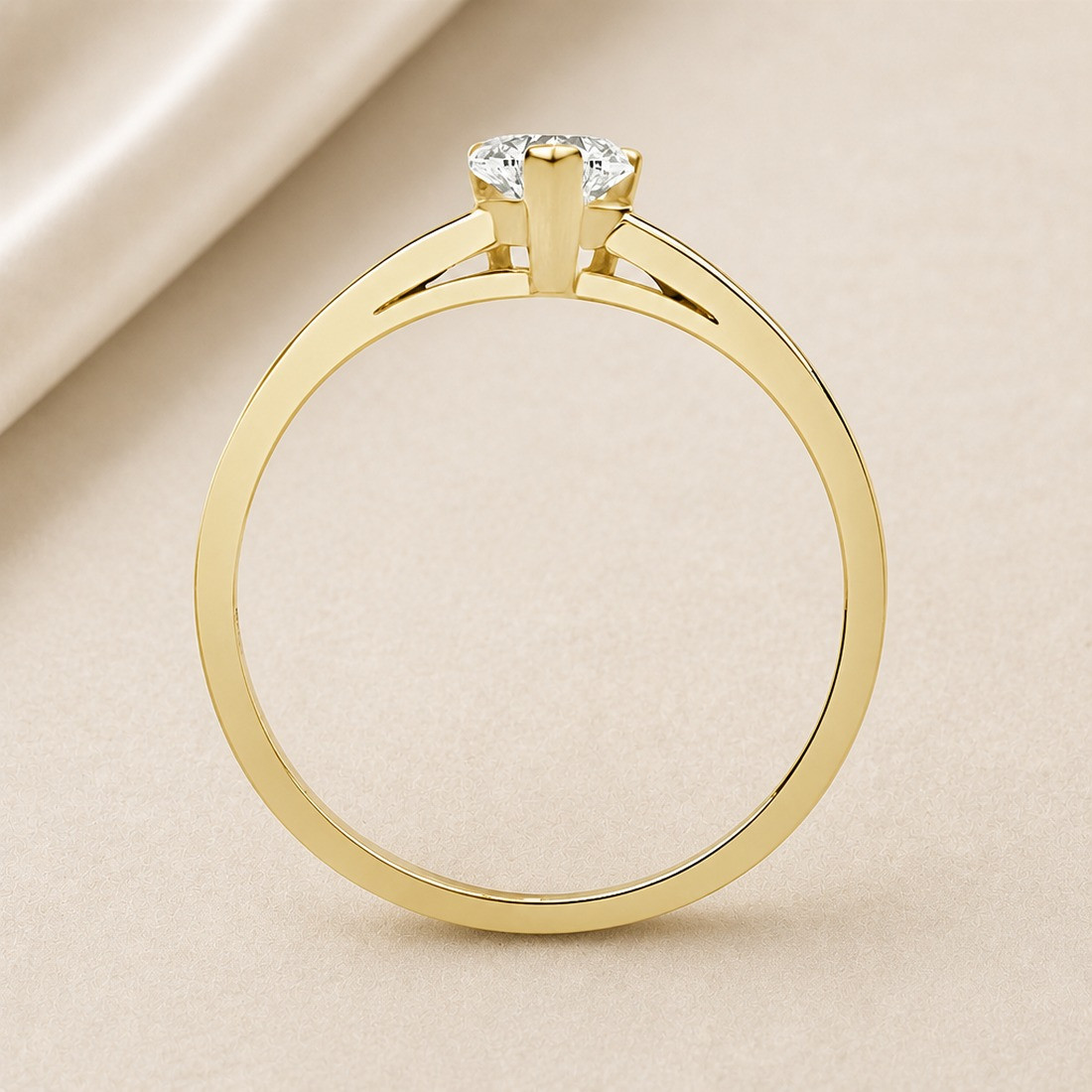 Solitario oro amarillo de talla corazón · perfil del engaste, diamante natural 0,30 ct | Joyería Bellido