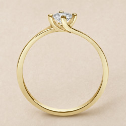 Solitario oro amarillo de cuatro garras cruzadas · perfil del engaste, diamante natural 0,30 ct | Joyería Bellido
