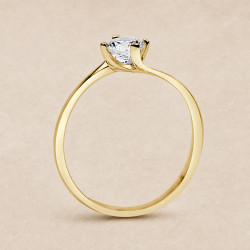 Solitario oro amarillo de cuatro garras cruzadas · perfil del engaste, diamante natural 0,50 ct | Joyería Bellido