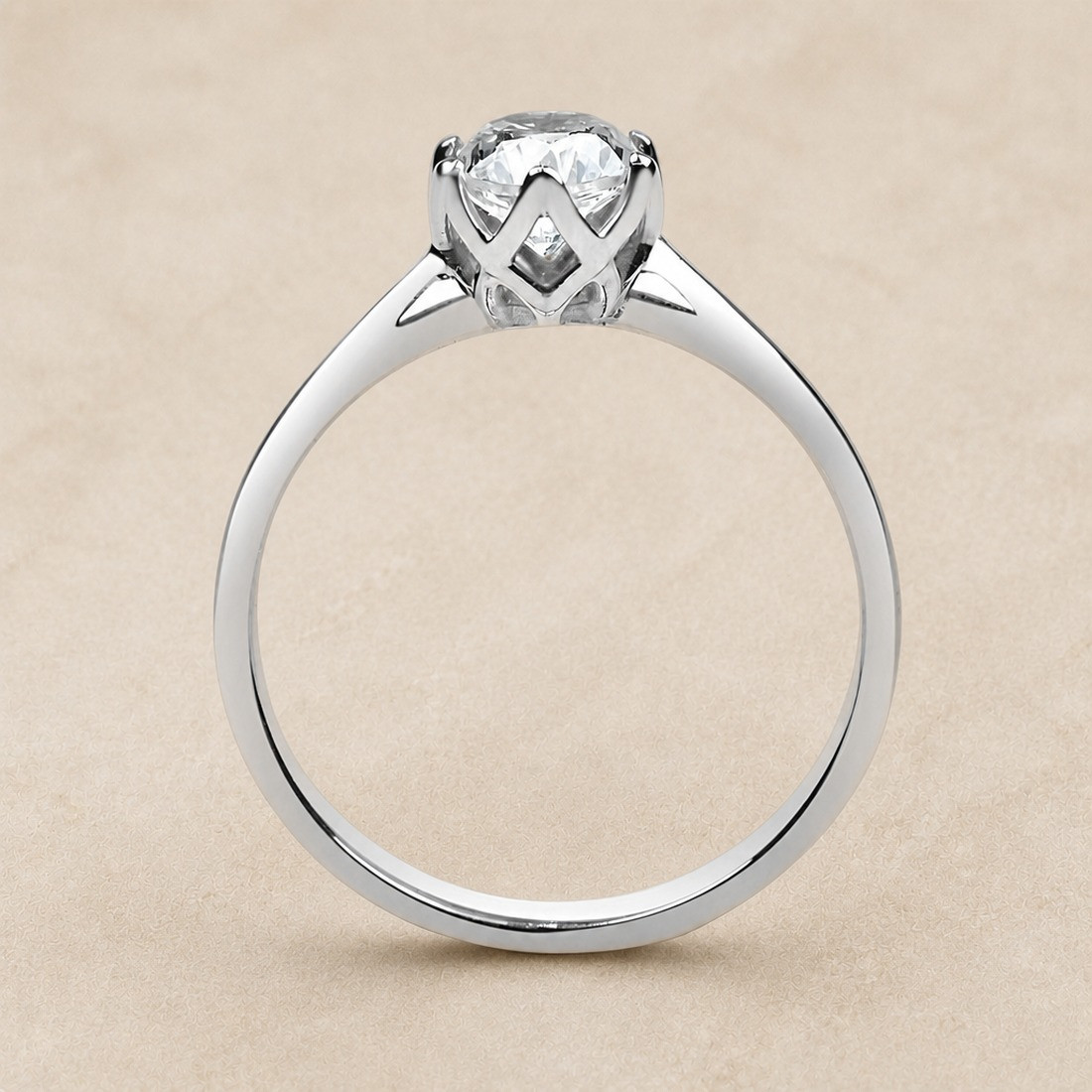 Solitario oro blanco de seis garras · perfil del engaste, diamante natural 0,70 ct | Joyería Bellido