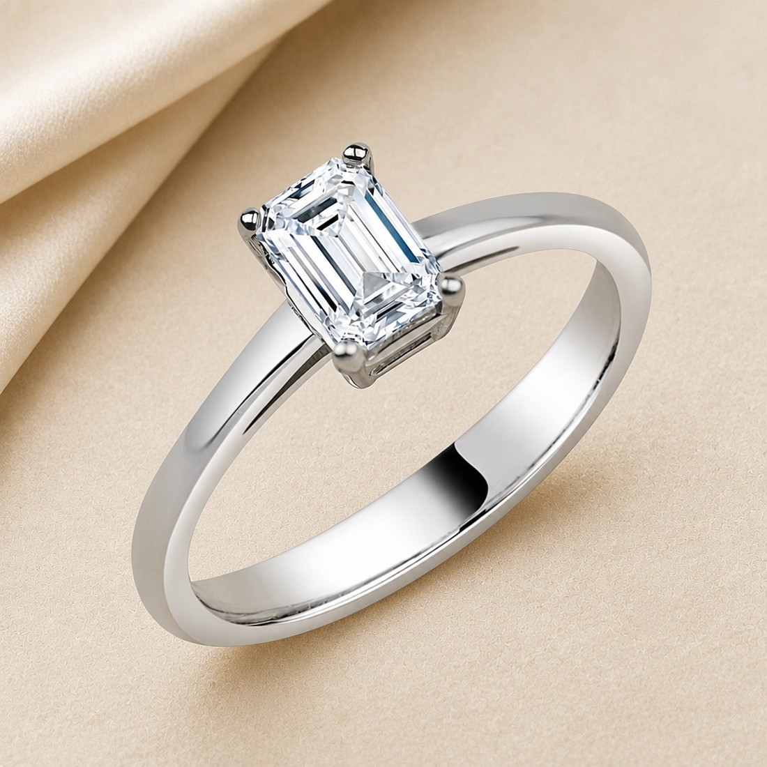 Solitario oro blanco de talla esmeralda · vista en tres cuartos, diamante natural 0,70 ct | Joyería Bellido