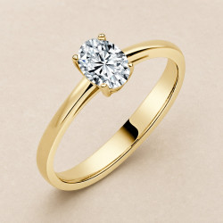 Solitario oro amarillo de talla oval · vista en tres cuartos, diamante natural 0,70 ct | Joyería Bellido