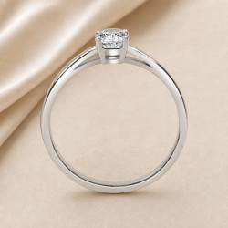 Solitario oro blanco de talla oval · perfil del engaste, diamante natural 0,70 ct | Joyería Bellido