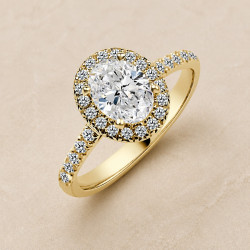 Solitario oro amarillo halo de talla oval · vista en tres cuartos, diamante natural 1,00 ct | Joyería Bellido