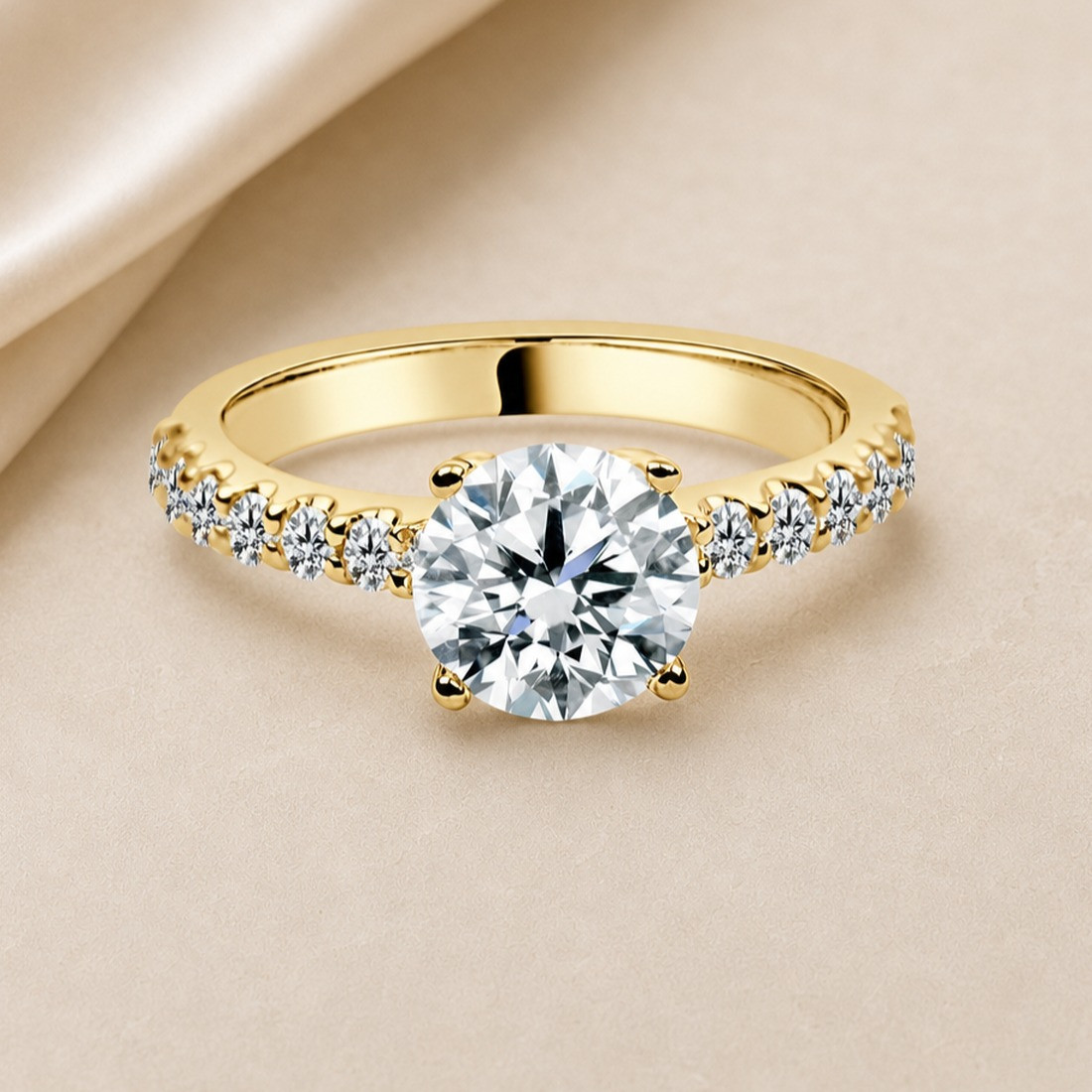 Solitario oro amarillo con diamantes en el brazo · diamante natural 1,50 ct | Joyería Bellido