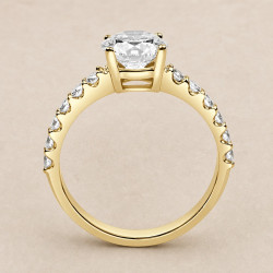 Solitario oro amarillo con diamantes en el brazo · perfil del engaste, diamante natural 1,50 ct | Joyería Bellido